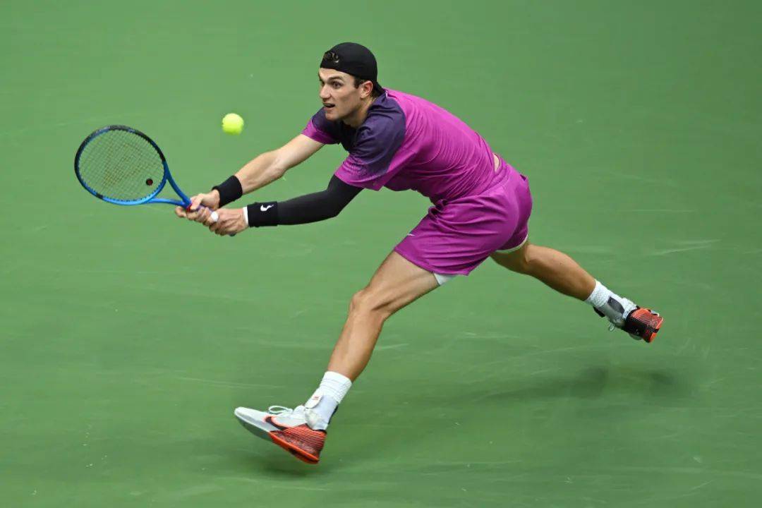 辑过渡一样 辑过渡一样