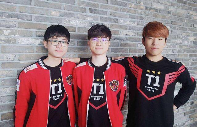 王曼昱首轮对阵大藤沙月