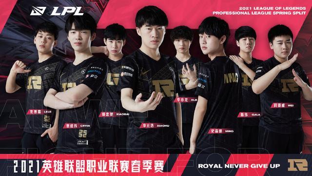 詹姆斯拼到摔出场外，东契奇狂轰45分仍输球！湖人112-124爆冷不敌国王